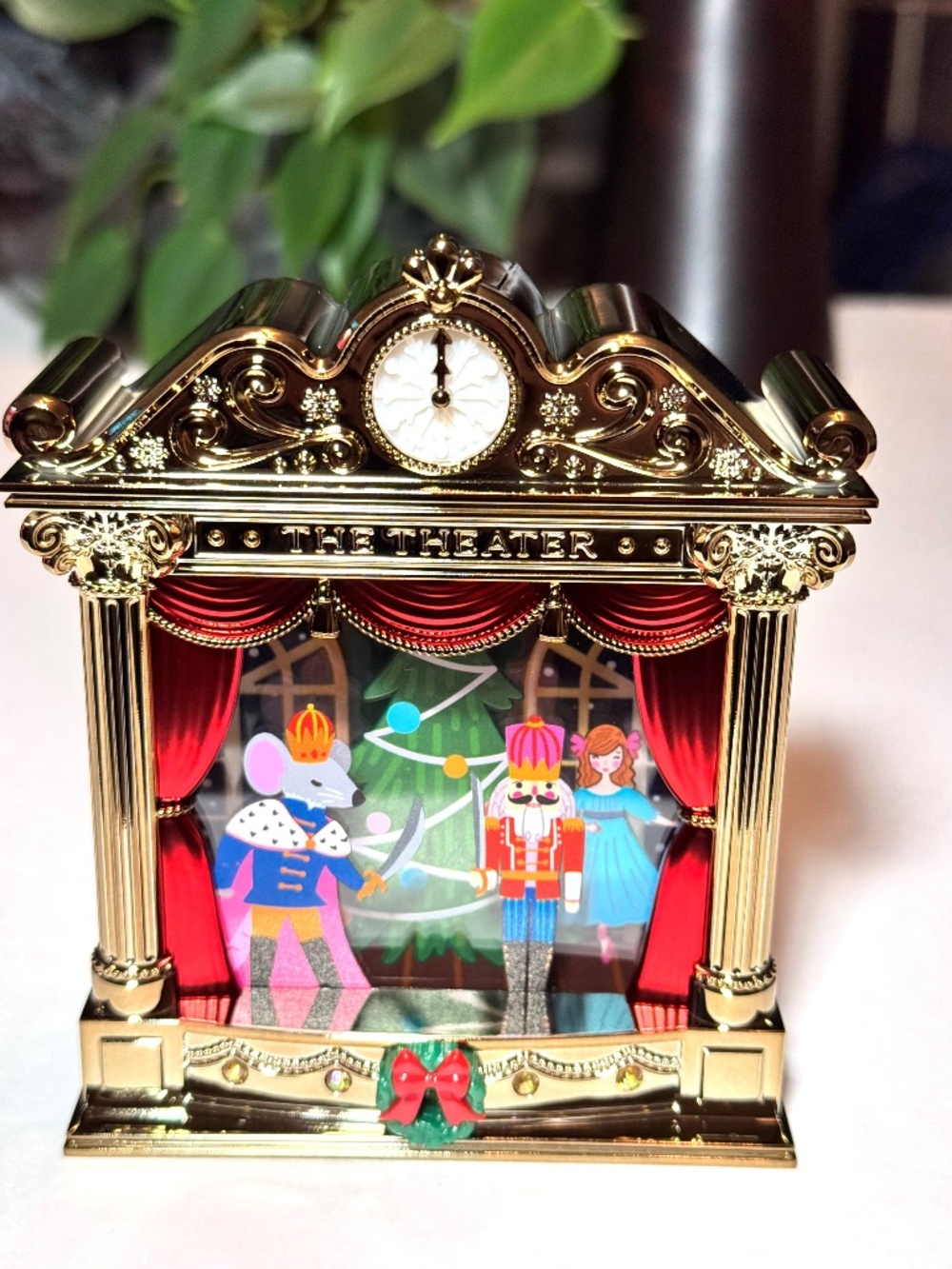 NUTCRACKER THEATER Projector Wallflowers Plug